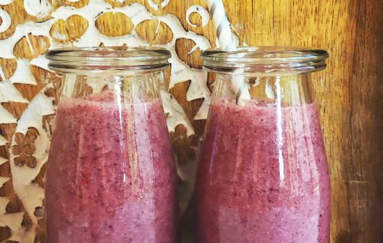 Berrylicious smoothie – dairy and refined sugar free